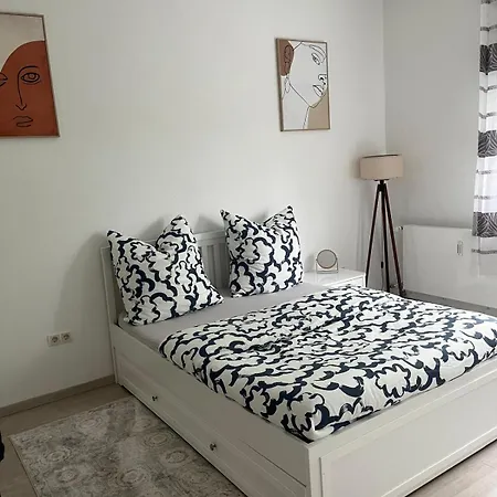 Schoenes Moebliertes Zimmer In Einer 3er Wg-wohnung Privat bolig Ludwigshafen am Rhein