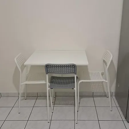 Schoenes Moebliertes Zimmer In Einer 3er Wg-wohnung