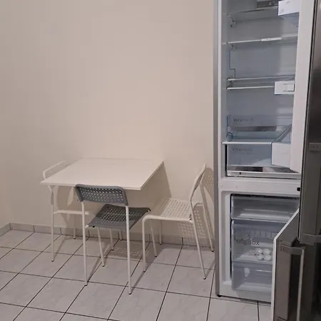 Schoenes Moebliertes Zimmer In Einer 3er Wg-wohnung