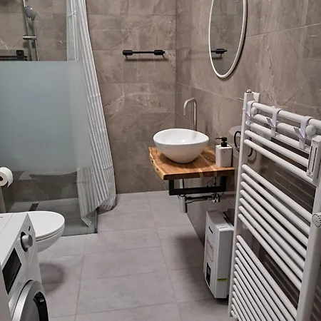 Schoenes Moebliertes Zimmer In Einer 3er Wg-wohnung Privat bolig *